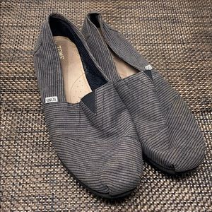 Toms Shoes